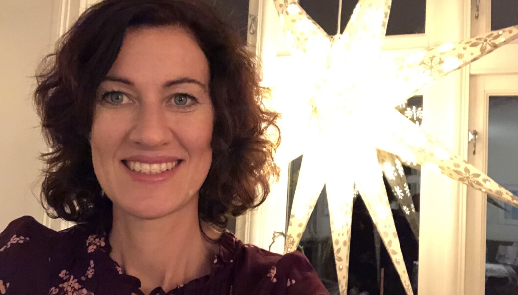 Alette Gilhus Mykkeltvedt er fakultetsdirektør ved Uiniversitetet i Bergen. Hun gleder seg til storfamiliejul, og dersom Iselin Nybø titter innom, er det fare for at effektiviseringskutt blir tema. Foto: Privat Alette Gilhus Mykkeltvedt er fakultetsdirektør ved Uiniversitetet i Bergen. Hun gleder seg til storfamiliejul, og dersom Iselin Nybø titter innom, er det fare for at effektiviseringskutt blir tema. Foto: Privat
