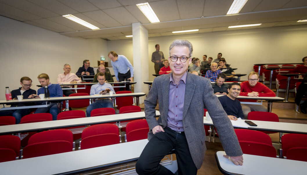 «Seminar» - eit ord som fungerer på både norsk og engelsk – for heile Institutt for foretaksøkonomi med instituttleiar Jarle Møen i spissen. Årleg søker rundt 200 på stipendiatstillingane ved instituttet, berre ein handfull er norske. Foto: Tor Farstad «Seminar» - eit ord som fungerer på både norsk og engelsk – for heile Institutt for foretaksøkonomi med instituttleiar Jarle Møen i spissen. Årleg søker rundt 200 på stipendiatstillingane ved instituttet, berre ein handfull er norske. Foto: Tor Farstad