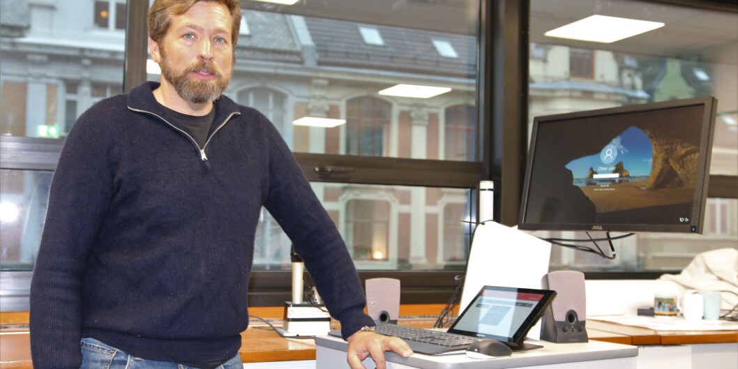 Professor Jostein Bakke er prosjektleiar for iEarth. Dei skal modernisere geologiutdanning, blant anna ved å ta i bruk meir teknologi i klasserommet. Foto: Jan Willie Olsen Professor Jostein Bakke er prosjektleiar for iEarth. Dei skal modernisere geologiutdanning, blant anna ved å ta i bruk meir teknologi i klasserommet. Foto: Jan Willie Olsen