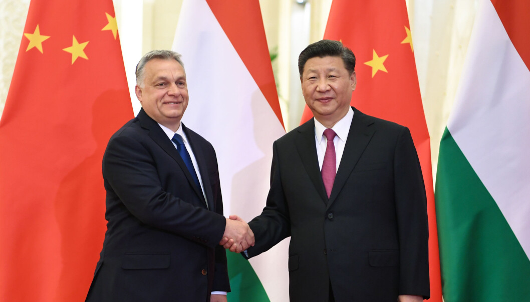 Statsminister i Ungarn, Victor Orbán, møter Kinas president Xi Jinping, under en konferanse i april i fjor. Foto: Xinhua/Sipa USA Statsminister i Ungarn, Victor Orbán, møter Kinas president Xi Jinping, under en konferanse i april i fjor. Foto: Xinhua/Sipa USA