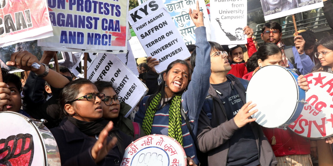 Studenter og aktivister fra Jawaharlal Nehru University (JNU) protesterer i New Dehli torsdag denne uka etter et voldelig angrep mot universitetet søndag forrige helg. Foto: Harish Tyagi/EPA/NTB Scanpix Studenter og aktivister fra Jawaharlal Nehru University (JNU) protesterer i New Dehli torsdag denne uka etter et voldelig angrep mot universitetet søndag forrige helg. Foto: Harish Tyagi/EPA/NTB Scanpix