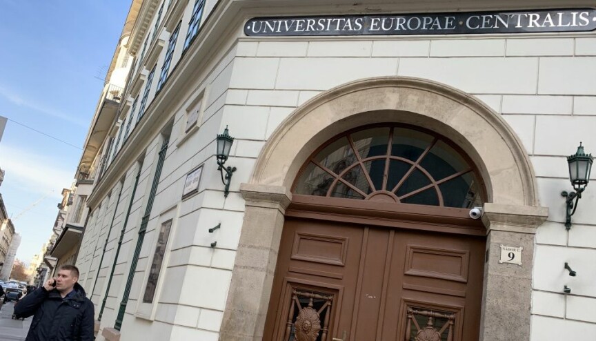 CEU flytter kjernevirksomhet ut av det historiske bygget i Budapest. Foto: Espen Løkeland-Stai