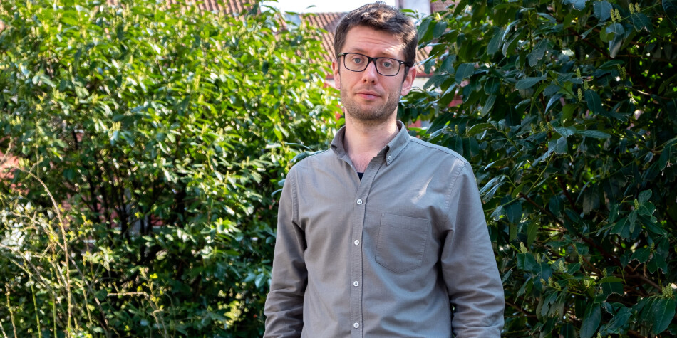 Aslak Hjeltnes, førsteamanuensis i klinisk psykologi ved Universitetet i Bergen, mener Kunnskapsdepartementet har et politisk og moralsk ansvar for å kartlegge hvilke menneskelige konsekvenser alle reformene som har preget sektoren har hatt. Foto: Nora Paulsen Skjerdingstad / Katarsis Aslak Hjeltnes, førsteamanuensis i klinisk psykologi ved Universitetet i Bergen, mener Kunnskapsdepartementet har et politisk og moralsk ansvar for å kartlegge hvilke menneskelige konsekvenser alle reformene som har preget sektoren har hatt. Foto: Nora Paulsen Skjerdingstad / Katarsis