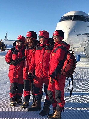 Statssekretærane Marianne Hagen, Karianne Hansen, Atle Hamar og Rebekka Borsch på Dronning Mauds Land. Foto: Kunnskapsdepartementet Statssekretærane Marianne Hagen, Karianne Hansen, Atle Hamar og Rebekka Borsch på Dronning Mauds Land. Foto: Kunnskapsdepartementet