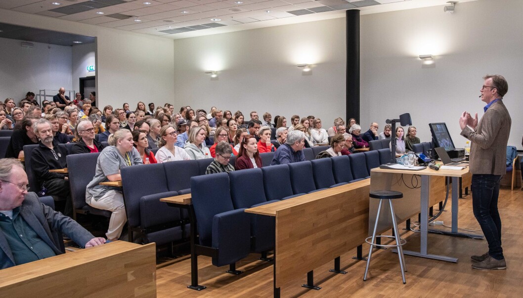 Ansatte og studenter ved OsloMet møtte torsdag ettermiddag opp for å komme med innspill og spørsmål til rektor Curt Rice om fremtiden til studiestedet Kjeller. Foto: Siri Øverland Eriksen Ansatte og studenter ved OsloMet møtte torsdag ettermiddag opp for å komme med innspill og spørsmål til rektor Curt Rice om fremtiden til studiestedet Kjeller. Foto: Siri Øverland Eriksen