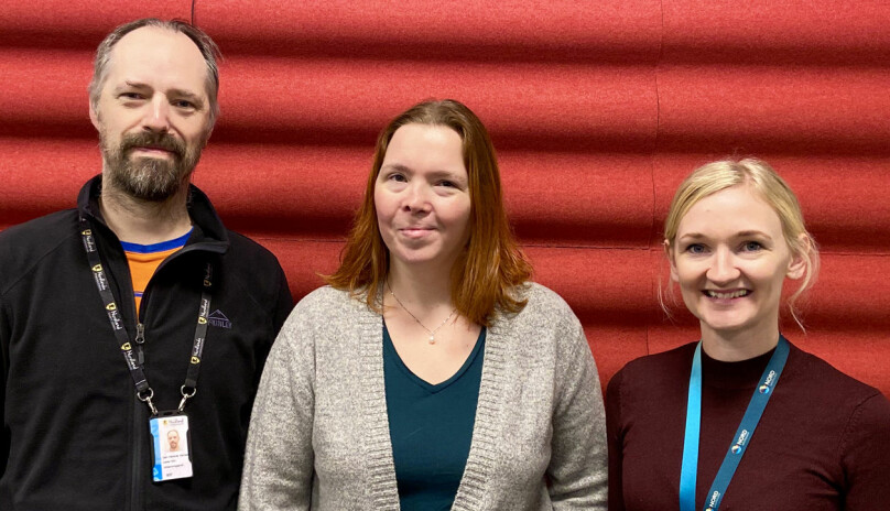 Geir Hareide Hansen (til venstre), Linda F. Martinussen og Trine Holmvåg håper mange vil benytte seg av det nye tilbudet. Foto: Nord universitet