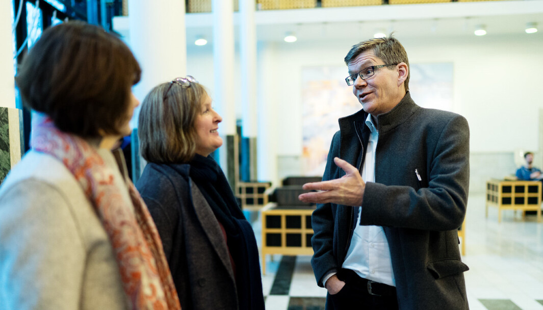 Viserektor Åse Gornitzka (t.v.) og rektor Svein Stølen ved Universitetet i Oslo skriver at vi trenger en kunnskapsberedskap for at demokratiet skal være i stand til å løse fremtidens utfordringer. Viserektor Åse Gornitzka (t.v.) og rektor Svein Stølen ved Universitetet i Oslo skriver at vi trenger en kunnskapsberedskap for at demokratiet skal være i stand til å løse fremtidens utfordringer.