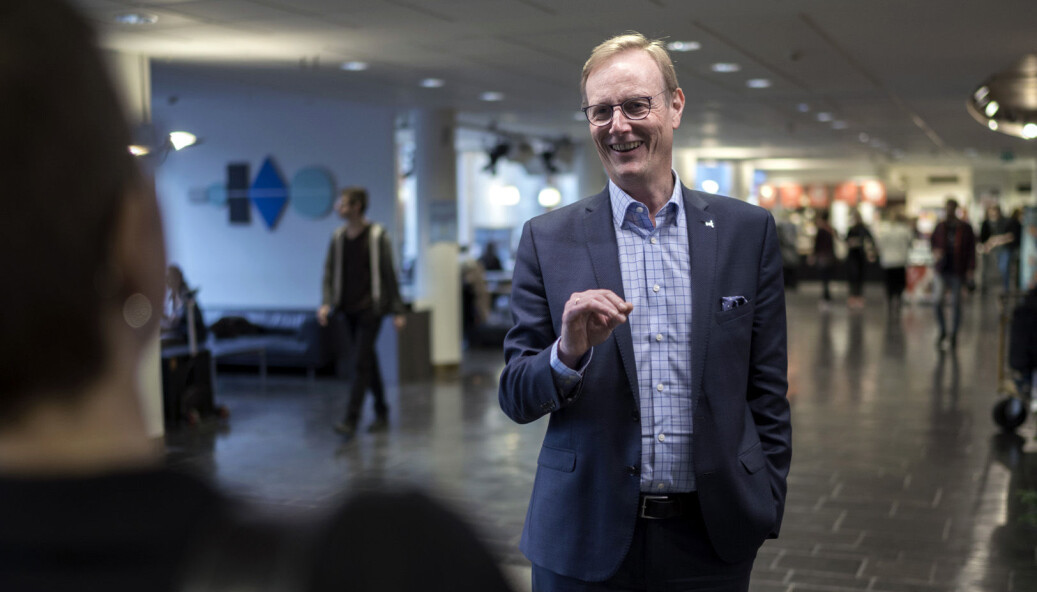 Rektor ved Norges musikkhøgskole, Peter Tornquist, gir seg til sommeren etter to perioder i rektorstolen. Etter siste rangering kan han gå av med flagget til topps. Rektor ved Norges musikkhøgskole, Peter Tornquist, gir seg til sommeren etter to perioder i rektorstolen. Etter siste rangering kan han gå av med flagget til topps.