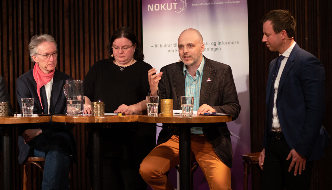 Nokut-frokost der Ronny Kjeldsberg (nummer to fra høgre) satt i panelet. Nå advarer han mot lønnsutviklingen i akademia. Nokut-frokost der Ronny Kjeldsberg (nummer to fra høgre) satt i panelet. Nå advarer han mot lønnsutviklingen i akademia.