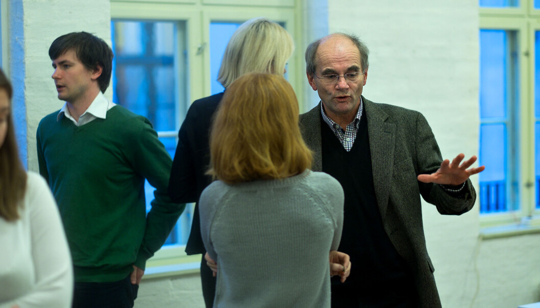 Forskerinitiert og langsiktig forskning av høy kvalitet er både hjerte og ryggrad for universitetene, men blir skadelidende under en budsjettstruktur som bryter med akademiske verdier, skriver professor Olav Gjelsvik. Forskerinitiert og langsiktig forskning av høy kvalitet er både hjerte og ryggrad for universitetene, men blir skadelidende under en budsjettstruktur som bryter med akademiske verdier, skriver professor Olav Gjelsvik.