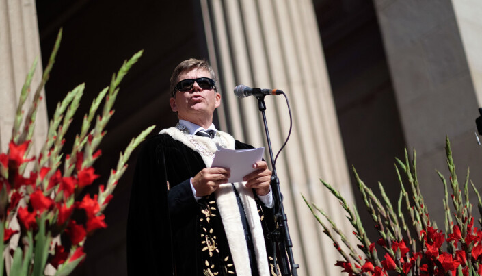 Rektor ved Universitetet i Oslo, Svein Stølen, under velkomstseremoni på Universitetsplassen i Oslo, 2017 Rektor ved Universitetet i Oslo, Svein Stølen, under velkomstseremoni på Universitetsplassen i Oslo, 2017
