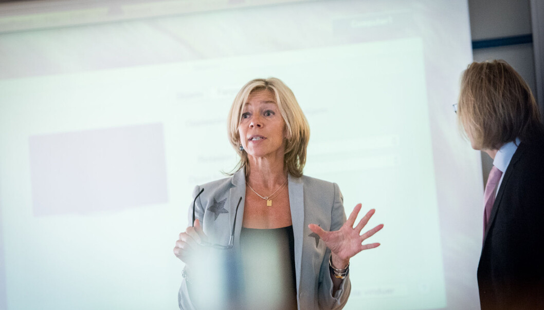 Brukt på riktig måte kan digitale verktøy og aktiviteter både være et godt virkemiddel for læringsmiljøet, og gi variasjon og motivasjon for selve læringen, skriver prorektor Nina Waaler (på bildet) og Studentparlamentets læringsmiljøansvarlig, Åse Berg Dybvik. . Brukt på riktig måte kan digitale verktøy og aktiviteter både være et godt virkemiddel for læringsmiljøet, og gi variasjon og motivasjon for selve læringen, skriver prorektor Nina Waaler (på bildet) og Studentparlamentets læringsmiljøansvarlig, Åse Berg Dybvik. .