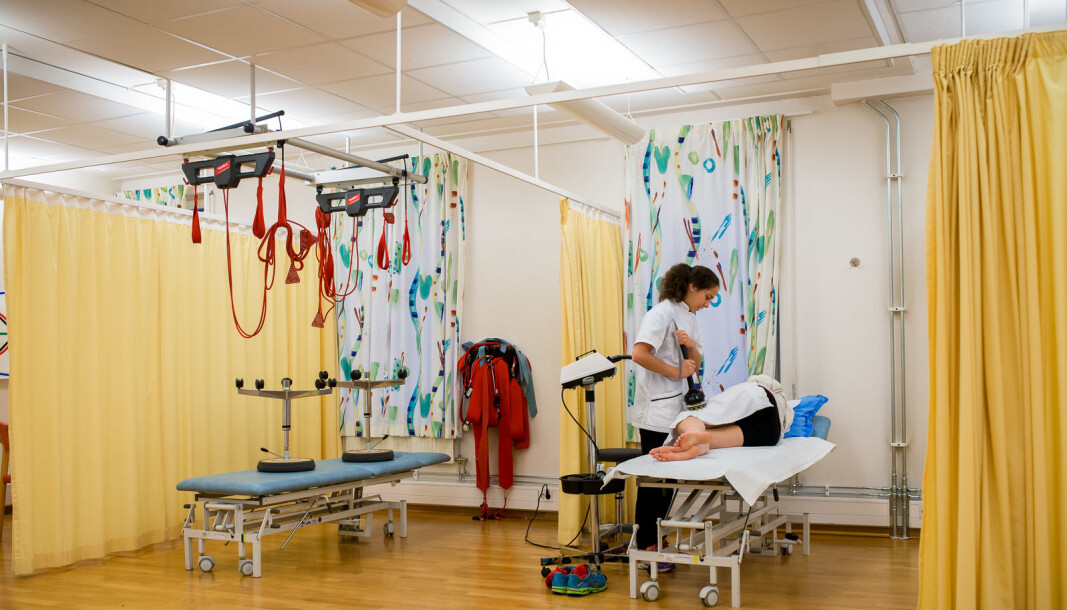 Spesialrommene, som for eksempel benkerommene ved fysioterapeututdanningen, er utformet med tanke på undervisning i ferdigheter som ofte er spesifikke for et studieprogram og er i liten grad egnet for pedagogisk variasjon, eller tilrettelagt for digital læring, skriver Røe og Sandtrø ved OsloMet. Spesialrommene, som for eksempel benkerommene ved fysioterapeututdanningen, er utformet med tanke på undervisning i ferdigheter som ofte er spesifikke for et studieprogram og er i liten grad egnet for pedagogisk variasjon, eller tilrettelagt for digital læring, skriver Røe og Sandtrø ved OsloMet.