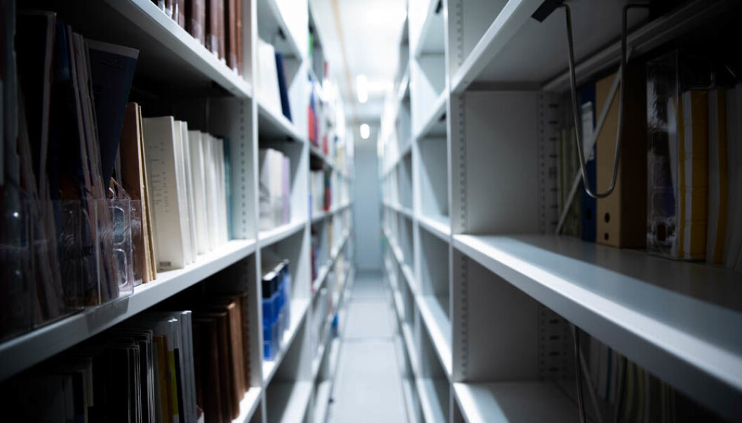 Stengte bibliotek fører til nye utfordringer for studentene. Stengte bibliotek fører til nye utfordringer for studentene.