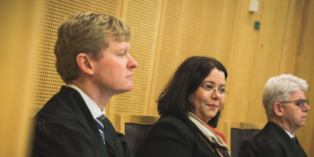 Roya Sabetrasekh anket saken mot Universitetet i Oslo til Høyesterett. Her avbildet under behandlingen av saken i Oslo tingrett i 2018. Roya Sabetrasekh anket saken mot Universitetet i Oslo til Høyesterett. Her avbildet under behandlingen av saken i Oslo tingrett i 2018.