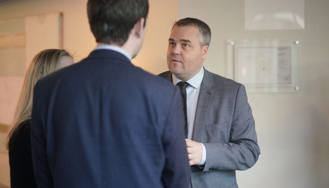 Stortingsrepresentant Roy Steffensen (Frp) var tidligere leder i utdannings- og forskningskomiteen på Stortinget. Nå har han skiftet komité, men har likevel en høne å plukke med regjeringen på sitt gamle felt. Stortingsrepresentant Roy Steffensen (Frp) var tidligere leder i utdannings- og forskningskomiteen på Stortinget. Nå har han skiftet komité, men har likevel en høne å plukke med regjeringen på sitt gamle felt.