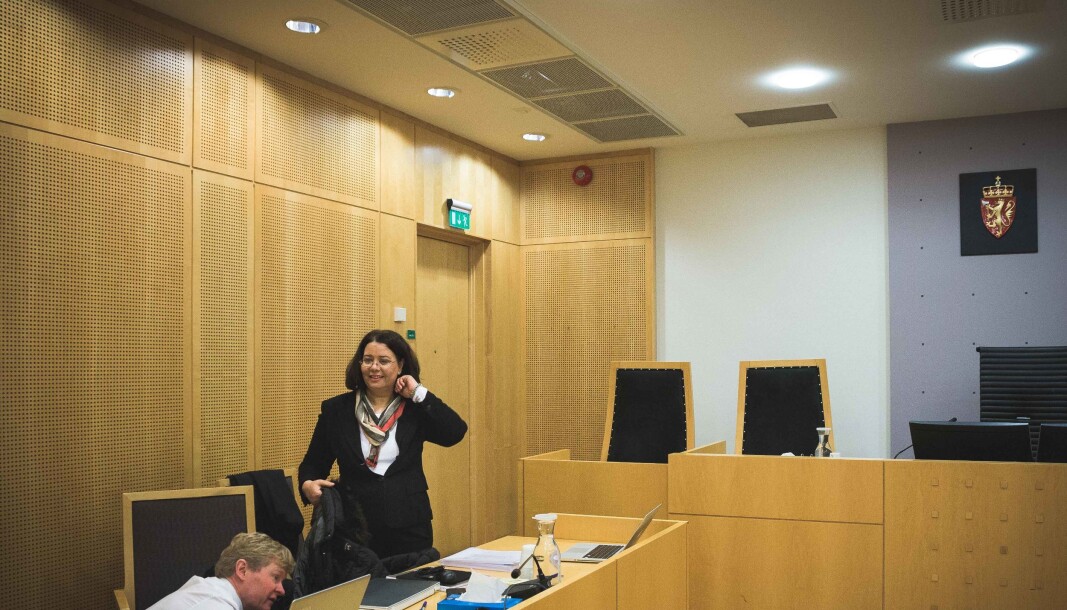 Roya Sabetrasekh i tingretten i 2018 der hun tapte. Saken endte i Høyesterett der tapet var et faktum i oktober 2020. Roya Sabetrasekh i tingretten i 2018 der hun tapte. Saken endte i Høyesterett der tapet var et faktum i oktober 2020.