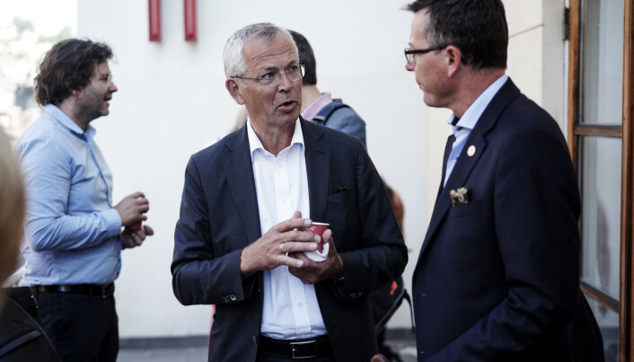 Leif Haanes i samtale med Dag Rune Olsen. Leif Haanes i samtale med Dag Rune Olsen.