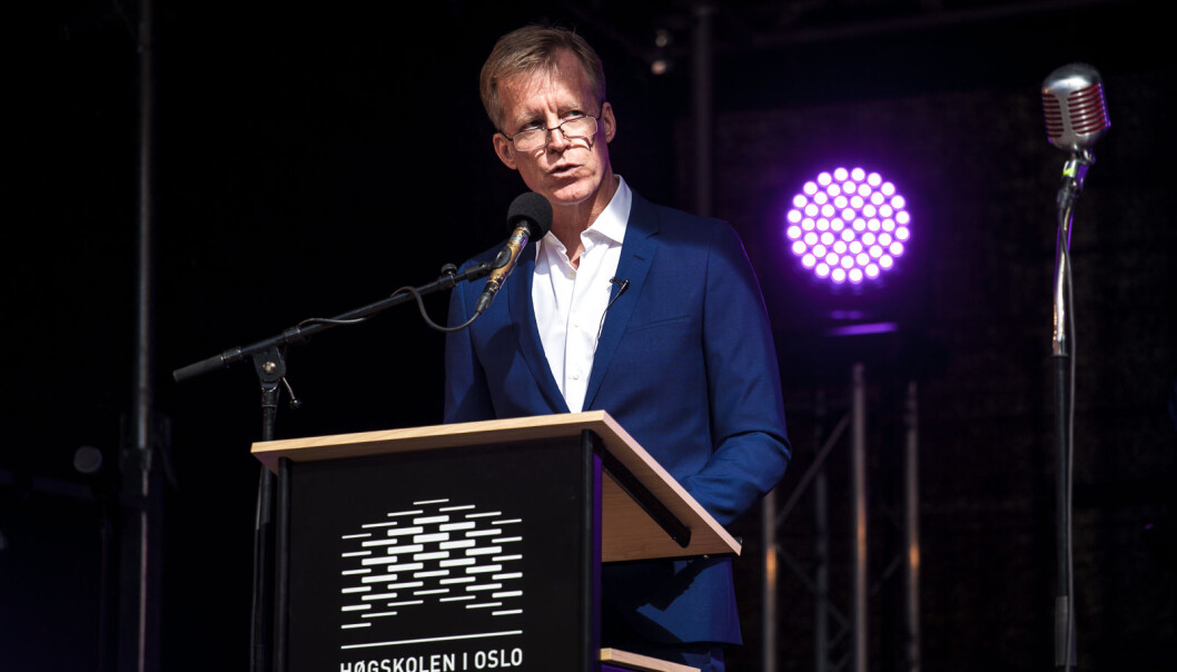 På OsloMet har vi fått merke at autonomien innsnevres, makt konsentreres og demokratiet forvitrer, med en rektor som “daglig leder”, skriver Nordang og Dahlgren. På OsloMet har vi fått merke at autonomien innsnevres, makt konsentreres og demokratiet forvitrer, med en rektor som “daglig leder”, skriver Nordang og Dahlgren.