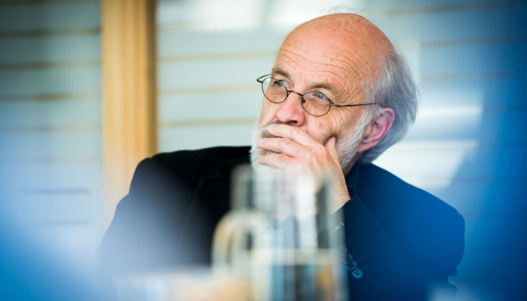 Petter Aasen ledet først en fusjonert høgskole - nå et universitet. Fem år etter fusjonen er Universitetet i Sørøst-Norge i gang med et organisasjonsutviklingsprosjekt, som blant annet ser på medbestemmelse og oppretting av kollegiale organ nede i organisasjonen. Petter Aasen ledet først en fusjonert høgskole - nå et universitet. Fem år etter fusjonen er Universitetet i Sørøst-Norge i gang med et organisasjonsutviklingsprosjekt, som blant annet ser på medbestemmelse og oppretting av kollegiale organ nede i organisasjonen.