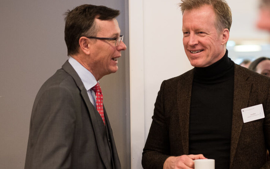 Dag Rune Olsen (til venstre), påtroppende rektor ved UiT og Curt Rice, påtroppende rektor ved NMBU, hoppet begge av rektorstillingene, henholdsvis ved UiB og OsloMet. I forgrunnen Universitetet i Oslos (valgte) rektor, Svein Stølen. Dag Rune Olsen (til venstre), påtroppende rektor ved UiT og Curt Rice, påtroppende rektor ved NMBU, hoppet begge av rektorstillingene, henholdsvis ved UiB og OsloMet. I forgrunnen Universitetet i Oslos (valgte) rektor, Svein Stølen.