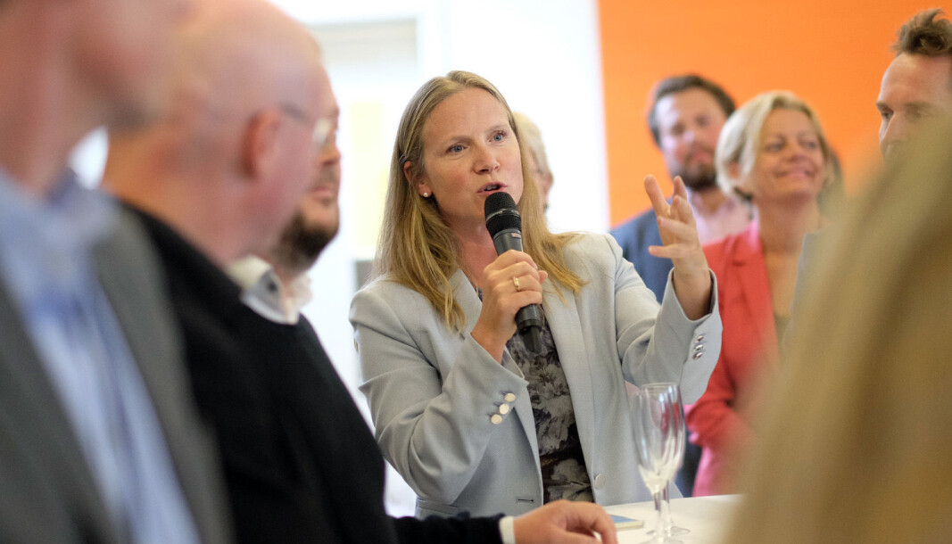 Det råder for stor usikkerhet om når fase 3 vil kunne innføres til at en oppheving av innreiseforbudet først i dette trinnet vil være tilstrekkelig for å unngå store konsekvenser for norsk forskning, skriver adm. dir. i Forskningsrådet, Mari Sundli Tveit. Det råder for stor usikkerhet om når fase 3 vil kunne innføres til at en oppheving av innreiseforbudet først i dette trinnet vil være tilstrekkelig for å unngå store konsekvenser for norsk forskning, skriver adm. dir. i Forskningsrådet, Mari Sundli Tveit.
