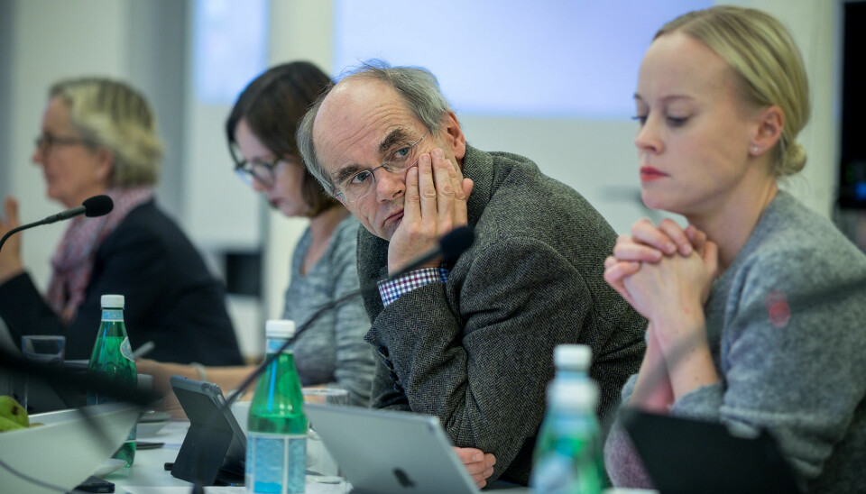 Ansattrepresentant og filosofiprofessor Olav Gjelsvik under et styremøte ved Universitetet i Oslo. Han mener at styrearbeid er både givende og frustrerende.