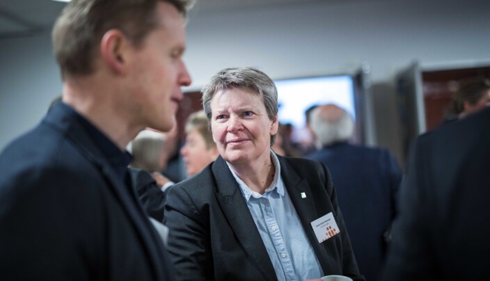 Universitetsdirektør Seunn Smith-Tønnessen oppfordrer ansatte og studenter om å politianmelde straffbare handlinger. Universitetsdirektør Seunn Smith-Tønnessen oppfordrer ansatte og studenter om å politianmelde straffbare handlinger.