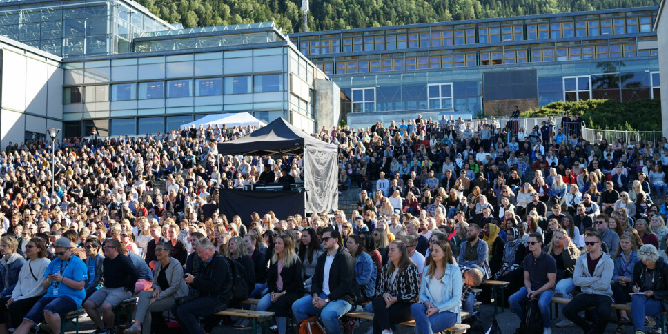 Høgskulen i Innlandet la ut fødselsnummer og namn på 21 potensielle studentar i sine postjournalar. Bilete er frå studiestart på studiestad Lillehammer for nokre år sidan.