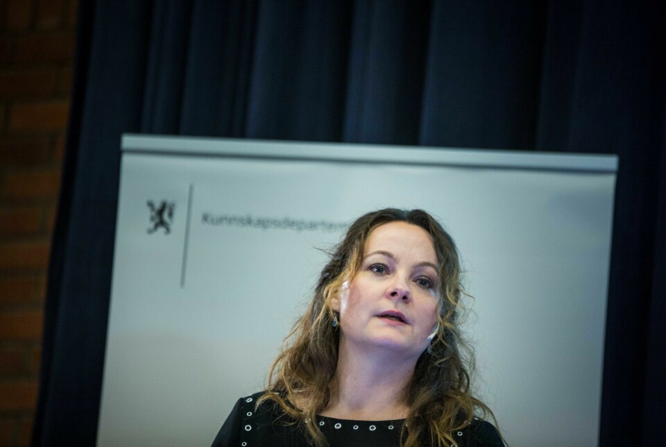Universitetet i Oslo skal ansette ny assisterende universitetsdirektør. Der er Rebekka Borsch en av søkerne til stillingen.