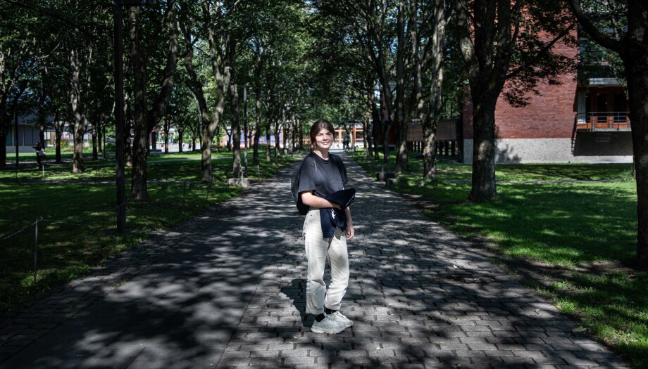 I fjor intervjuet Khrono Tiril Flatebø som deltar på
Honours-programmet til UiO. Et lignende program får lunken mottakelse ved Universitetet i Bergen. Foto: Siri Øverland Eriksen I fjor intervjuet Khrono Tiril Flatebø som deltar på
Honours-programmet til UiO. Et lignende program får lunken mottakelse ved Universitetet i Bergen. Foto: Siri Øverland Eriksen