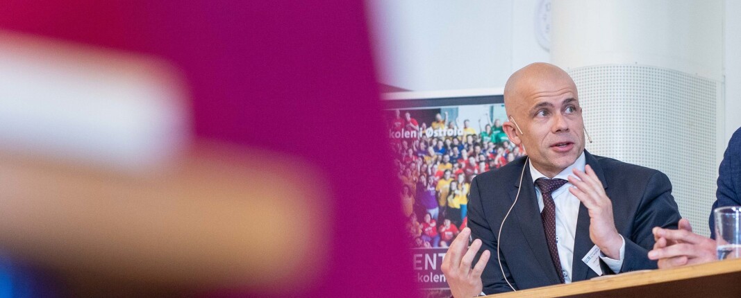 Lars-Petter Jelsness-Jørgensen, rektor ved Høgskolen i Østfold, er fortsatt en av dem som er innrullert som reservepersonell i helsevesenet under koronapandemien. Lars-Petter Jelsness-Jørgensen, rektor ved Høgskolen i Østfold, er fortsatt en av dem som er innrullert som reservepersonell i helsevesenet under koronapandemien.