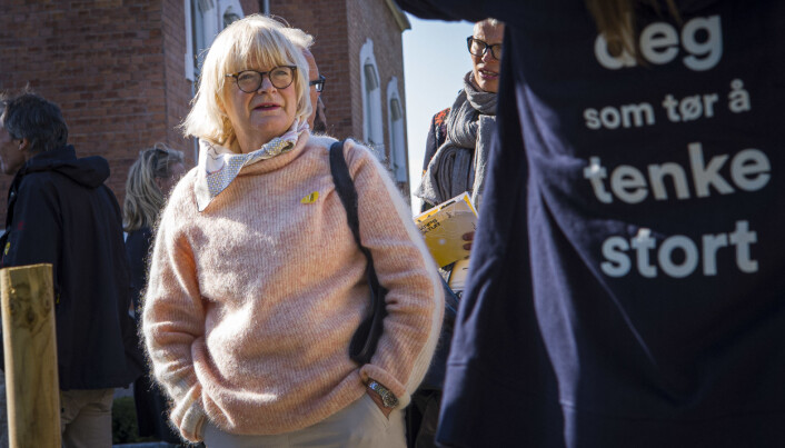 HVL-rektor Berit Rokne skryt av medarbeidarane sine. HVL-rektor Berit Rokne skryt av medarbeidarane sine.