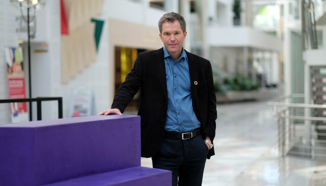 — Det er positivt og lovende med en statsråd som har tydelige ambisjoner for forskningen i Norge, sier John-Arne Røttingen, administrerende direktør i Forskningsrådet. — Det er positivt og lovende med en statsråd som har tydelige ambisjoner for forskningen i Norge, sier John-Arne Røttingen, administrerende direktør i Forskningsrådet.