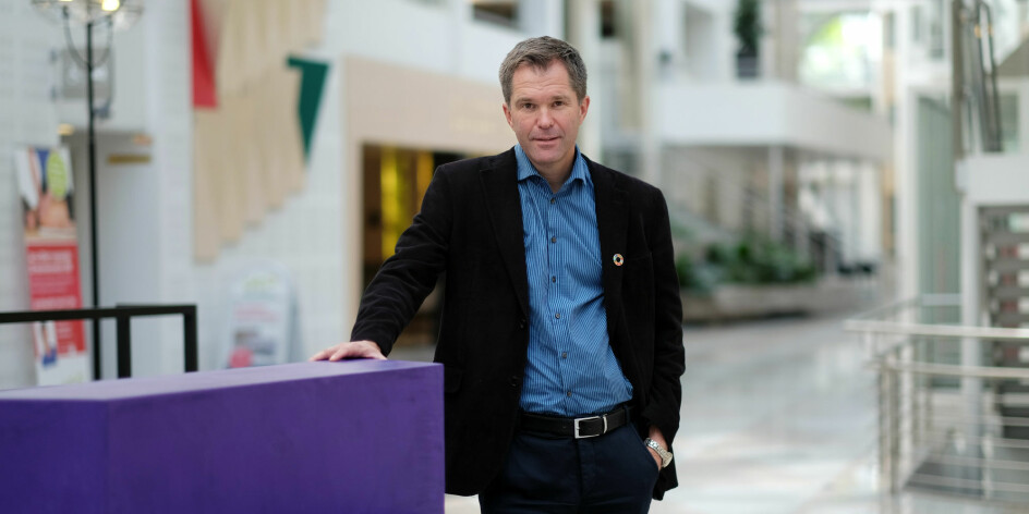 Administrerende direktør i Forskningsrådet, John-Arne Røttingen, ser lyst på at såpass mange har meldt sin interesse for å bidra i kampen mot koronaviruset.