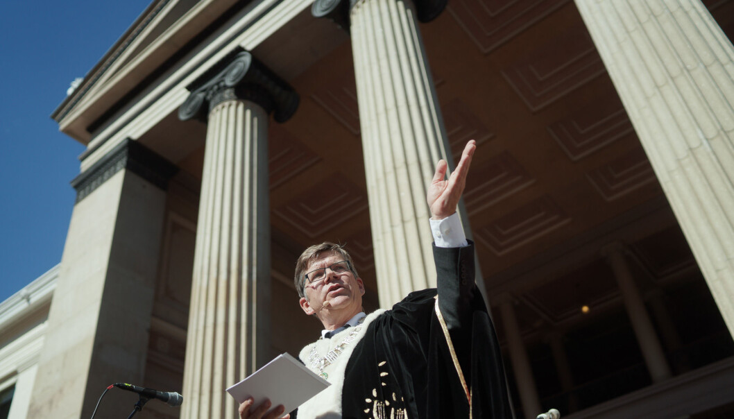 Rektor Svein Stølen ønsker nye studenter velkommen til UiO. Men høsten 2020 er det bare studenter fra Norge som vil kunne begynne som ferske studenter ved Norges eldste universitet. Rektor Svein Stølen ønsker nye studenter velkommen til UiO. Men høsten 2020 er det bare studenter fra Norge som vil kunne begynne som ferske studenter ved Norges eldste universitet.