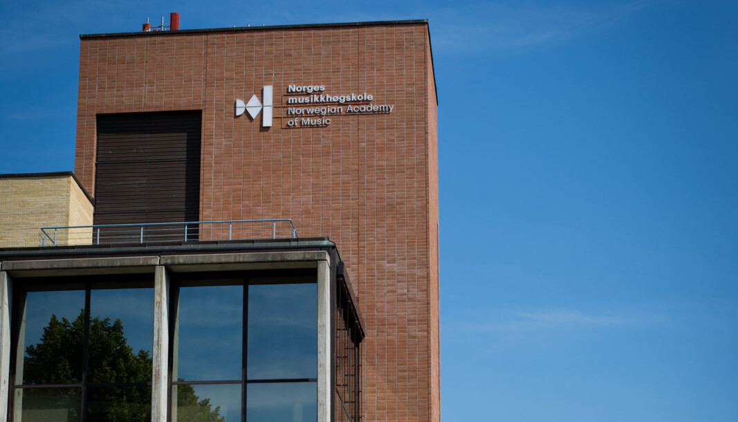 — Motivasjonen bak ei fleksibel tilsetjingsmodell er å sikre eit relevant tilbod til ein mangfaldig studentmasse i stadig endring, som i sin tur skal ut i ein omskifteleg arbeidsmarknad, skriv NMH-rektor Astrid Kvalbein. — Motivasjonen bak ei fleksibel tilsetjingsmodell er å sikre eit relevant tilbod til ein mangfaldig studentmasse i stadig endring, som i sin tur skal ut i ein omskifteleg arbeidsmarknad, skriv NMH-rektor Astrid Kvalbein.