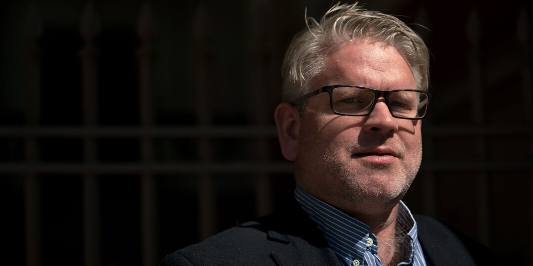 Professor Erling Hjelmeng ved Universitetet i Oslo har på bestilling fra Universitet- og høgskolerådet sett på Statsbyggs rolle etter at det ble bestemt at de skal brukes som rådgiver ved leie av lokaler der summen av fremtidige leieforpliktelser er over 30 mill.
kroner. Professor Erling Hjelmeng ved Universitetet i Oslo har på bestilling fra Universitet- og høgskolerådet sett på Statsbyggs rolle etter at det ble bestemt at de skal brukes som rådgiver ved leie av lokaler der summen av fremtidige leieforpliktelser er over 30 mill.
kroner.