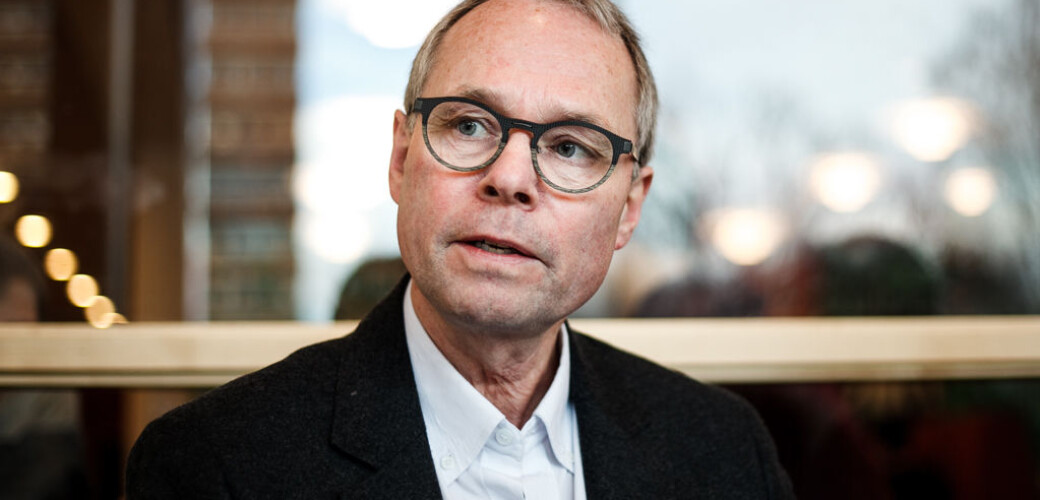 — Man står fritt til å velge om man vil få seg jobb ved en høgskole som har et klart verdigrunnlag eller ikke, sier professor Hans Petter Graver. — Man står fritt til å velge om man vil få seg jobb ved en høgskole som har et klart verdigrunnlag eller ikke, sier professor Hans Petter Graver.
