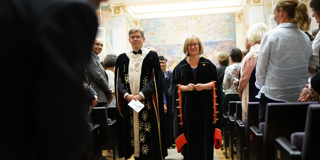 Rektorinaugurasjon ved Universitetet i Oslo. Svein Stølen ble valgt til rektor i 2017, og kan stille til valg en gang til dersom han ønsker det. Rektorinaugurasjon ved Universitetet i Oslo. Svein Stølen ble valgt til rektor i 2017, og kan stille til valg en gang til dersom han ønsker det.