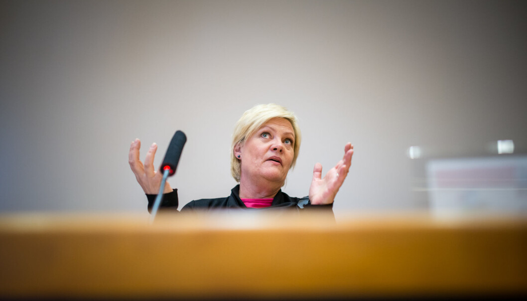 Gjennom først politiske og siden forskningsrettede verv virker det som om Halvorsen har inntatt en slags mellomposisjon – en offentlig grenselandsperson mellom politikk og forskning, skriver stipendiat Hedda Susanne Molland. Gjennom først politiske og siden forskningsrettede verv virker det som om Halvorsen har inntatt en slags mellomposisjon – en offentlig grenselandsperson mellom politikk og forskning, skriver stipendiat Hedda Susanne Molland.