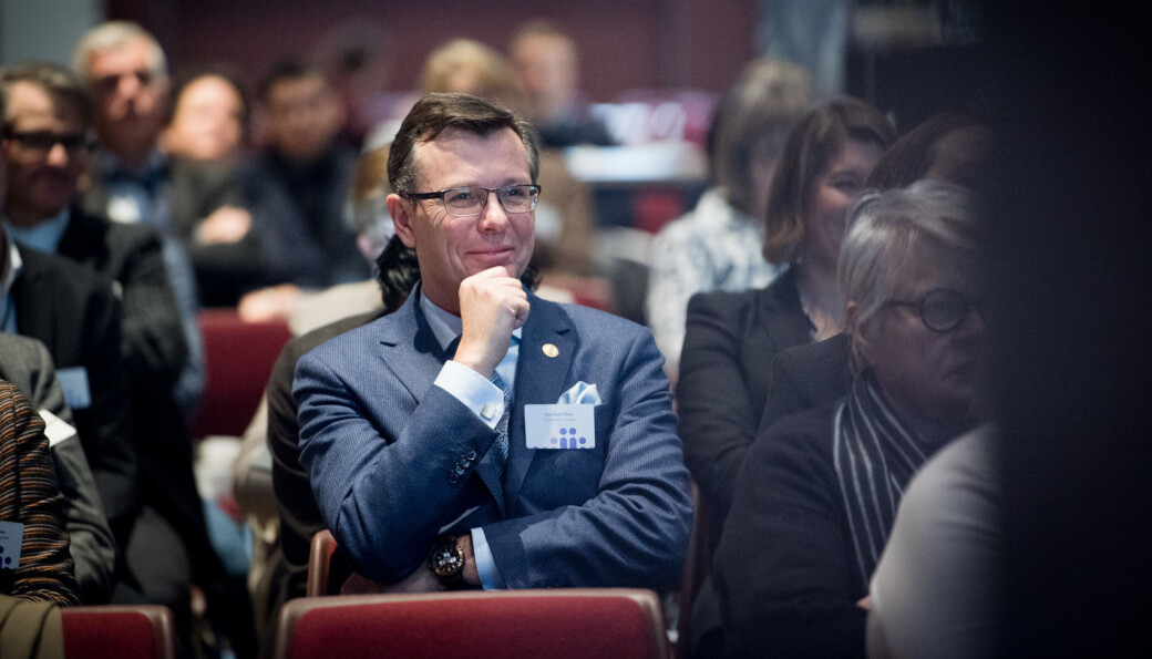 – Jeg ønsker ikke å stille organisasjonen eller meg selv i situasjoner der det kan oppstå interessekonflikter, sier avtroppende rektor ved Universitetet i Bergen, Dag Rune Olsen, som har sin siste dag som UiB-rektor mandag 4.januar.. – Jeg ønsker ikke å stille organisasjonen eller meg selv i situasjoner der det kan oppstå interessekonflikter, sier avtroppende rektor ved Universitetet i Bergen, Dag Rune Olsen, som har sin siste dag som UiB-rektor mandag 4.januar..