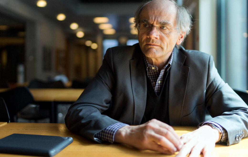 — For oss viser søkertallene nå at vi har hatt rett hele veien at det å bygge opp denne type tverrfaglige plattformer vil være populært blant studentene, sier Olav Gjelsvik, som er i front med en ny bachelor i filosofi, politikk og økonomi ved UiO. — For oss viser søkertallene nå at vi har hatt rett hele veien at det å bygge opp denne type tverrfaglige plattformer vil være populært blant studentene, sier Olav Gjelsvik, som er i front med en ny bachelor i filosofi, politikk og økonomi ved UiO.