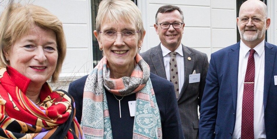 F.v. rektor Anne Husebekk, rektor Anne Borg, rektor Dag Rune Olsen og rektor Sjur Baardsen. Svein Stølen, som også har signert innlegget var ikke tilstede da bildet ble tatt. Foto: Siri Øverland Eriksen F.v. rektor Anne Husebekk, rektor Anne Borg, rektor Dag Rune Olsen og rektor Sjur Baardsen. Svein Stølen, som også har signert innlegget var ikke tilstede da bildet ble tatt. Foto: Siri Øverland Eriksen