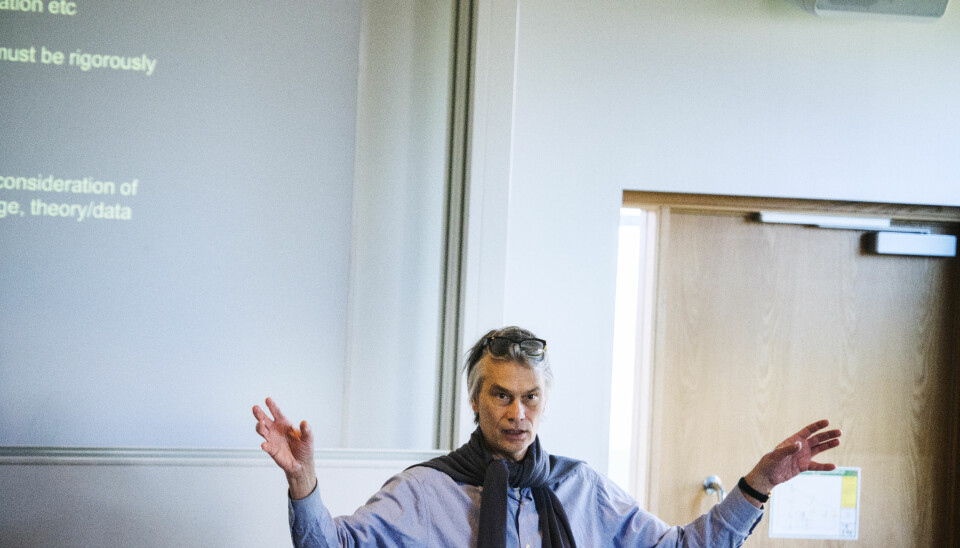 Lund-professor Mats Alvesson er kritisk til styringsoverskotet ved universitet og høgskular. — Men studentar kunne godt blitt styrte til å jobbe meir, seier han. Foto: Roger Larsson/Hallandsposten.