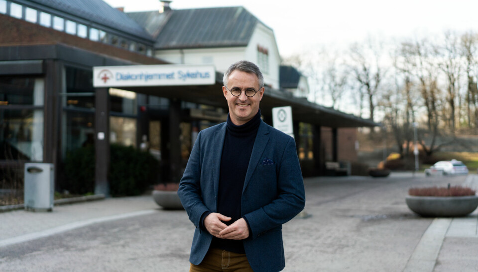 Rektor ved VID vitenskaplige høgskole, Bård Mæland, utenfor Diakonhjemmet sykehus.