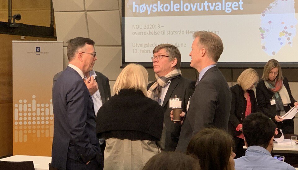 Dag Rune Olsen og Curt Rice signaliserer en gradvis oppmykning av sine campus for ansatte. Berit Rokne vil se an situasjonen over helgen. Svein Stølen forteller at de er i gang med en sakte opptrappingsplan.