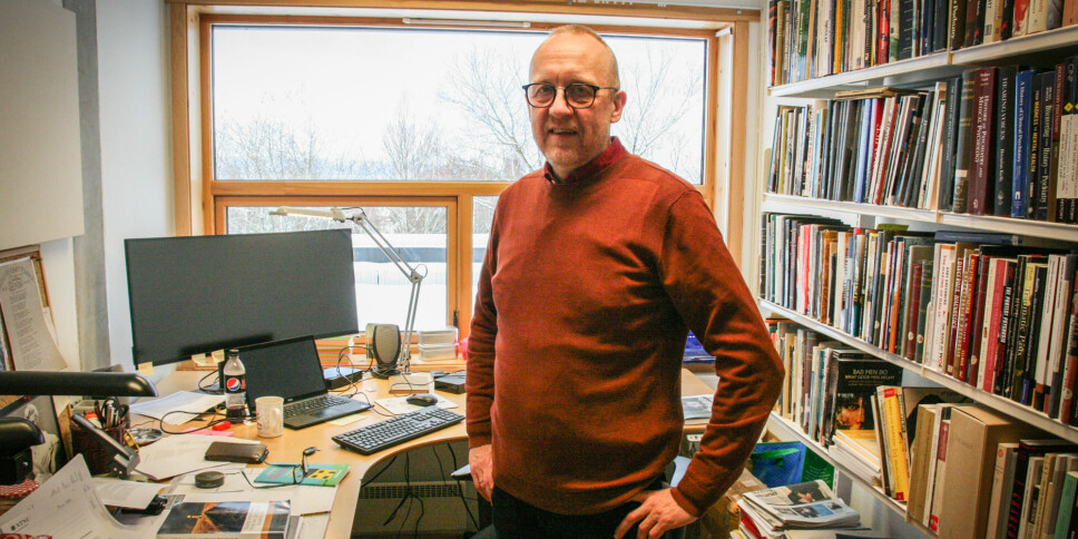Professor Øyvind Thomassen er blant de som ønsker jobben som instituttleder ved NTNU. Her på kontoret sitt i de nye lokalene til Institutt for moderne samfunnshistorie.