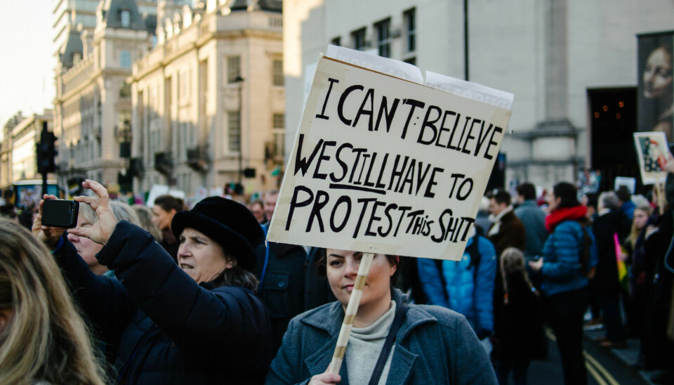 Britiske universiteter har brukt store beløp på taushetserklæringer etter blant annet anklager om seksuell trakassering. Bildet er fra Women's March i London i 2017. Foto: Ravi Kotecha/Flickr