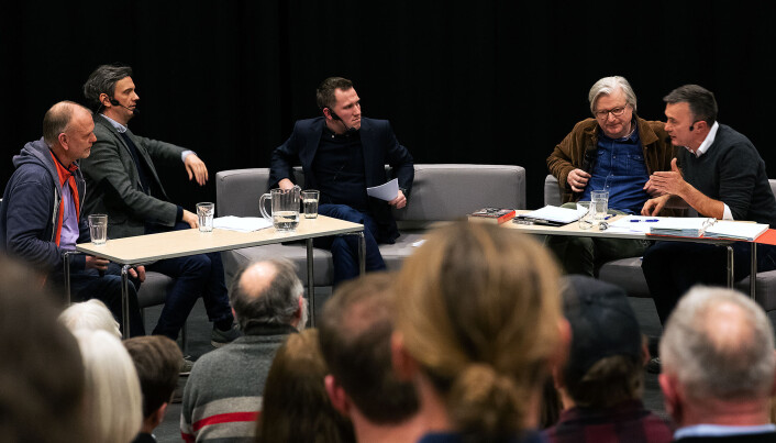 Auditoriet på Bergen offentlige bibliotek var helt fullsatt, og temperaturen tidvis høg. Foto: Silje Katrine Robinson Auditoriet på Bergen offentlige bibliotek var helt fullsatt, og temperaturen tidvis høg. Foto: Silje Katrine Robinson